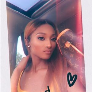 Meet your Posher, Alexis